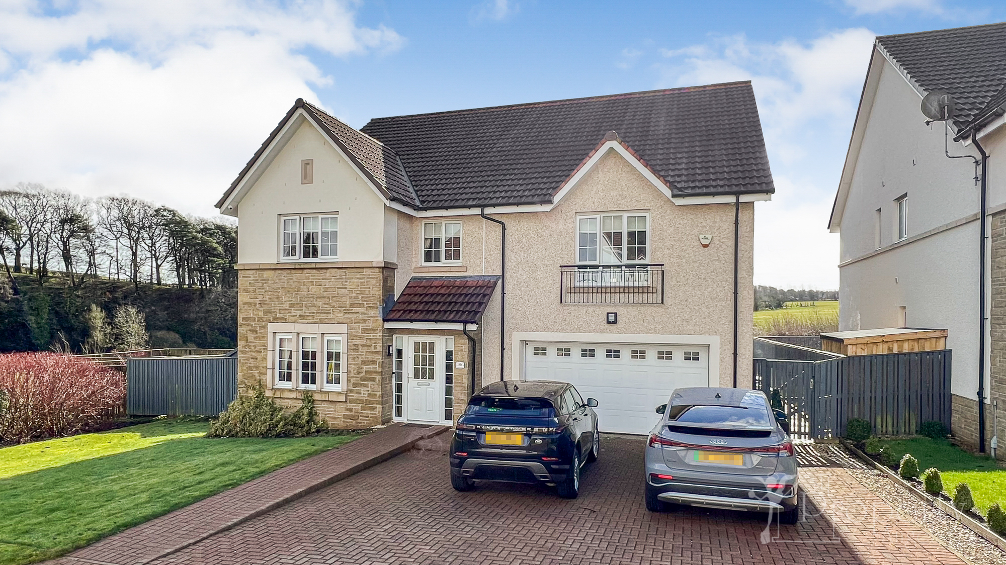 5 bedroom detached villa Property Angels