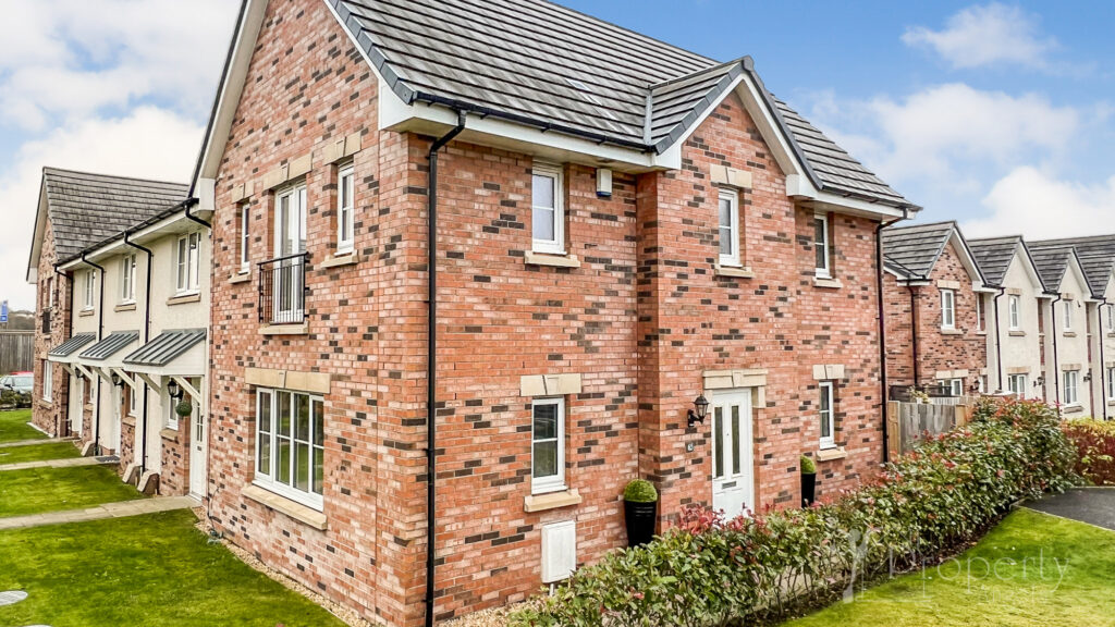 3 bedroom end of terrace Property Angels